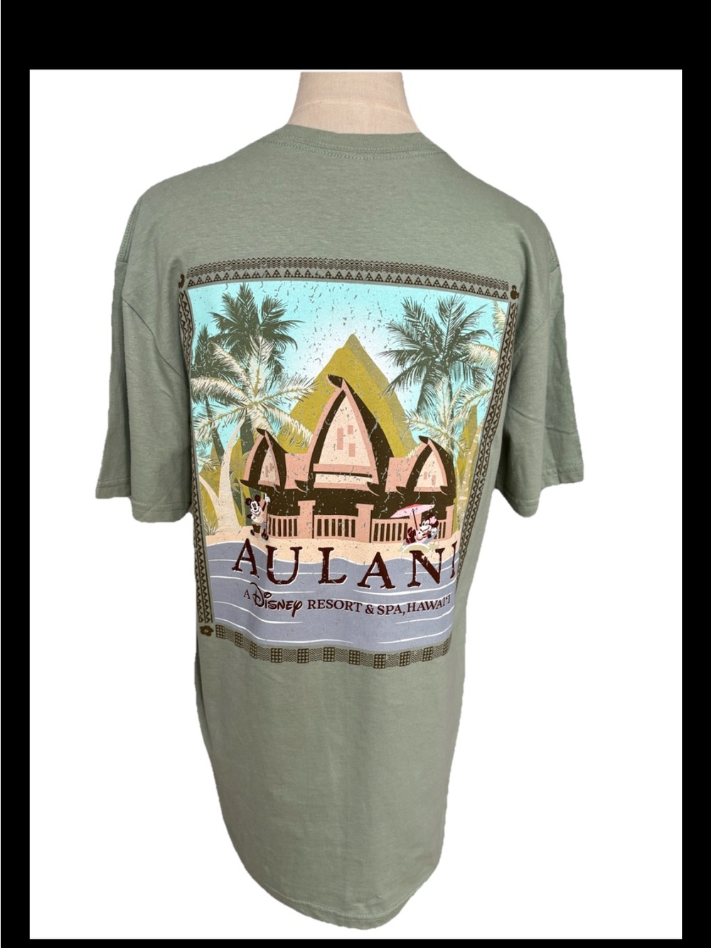 Disney Aulani medium Green Unisex T-shirt A Disney Resort & - Picture 7 of 10